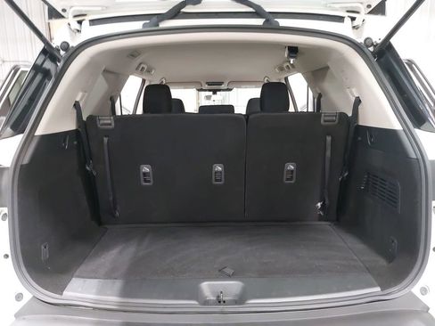 Used 2023 Nissan Pathfinder SV image 13