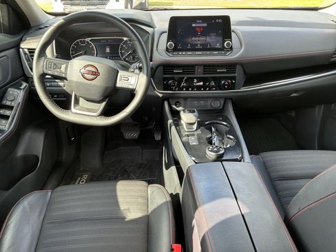Used 2025 Nissan Rogue SV AWD/4WD image 27