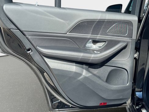Used 2025 Mercedes-Benz GLE 350 4MATIC image 11