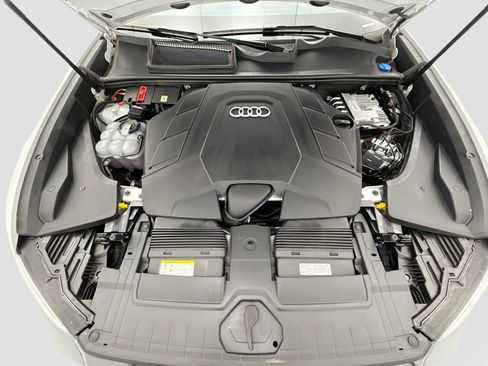 Used 2023 Audi Q8 Premium Plus image 28