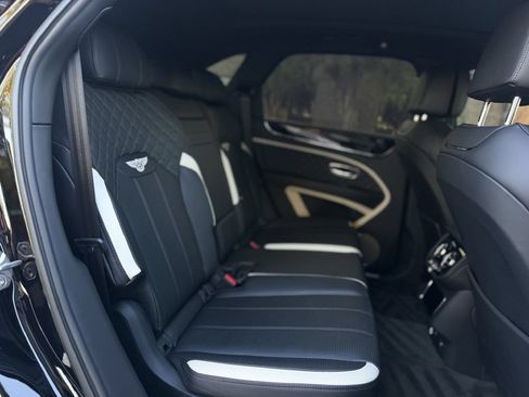 Used 2021 Bentley Bentayga Speed AWD/4WD image 29