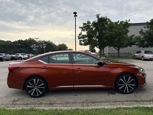 Used 2021 Nissan Altima 2.5 SR FWD image 4