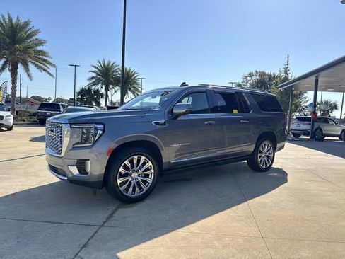 Used 2022 GMC Yukon XL Denali image 5