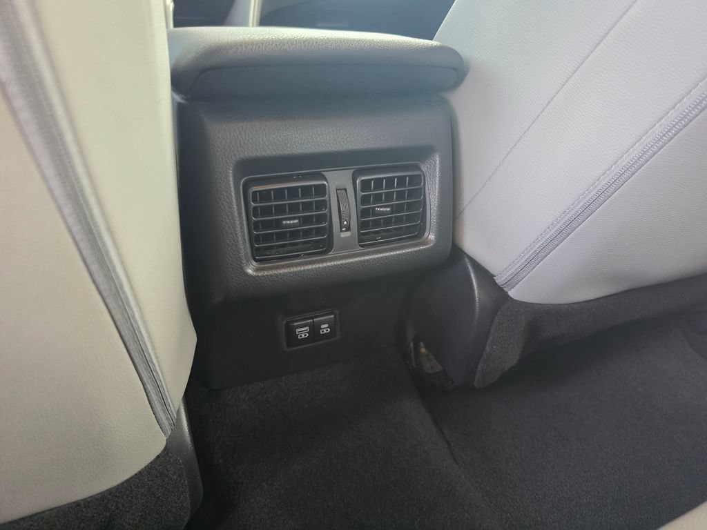 Used 2025 Toyota Camry SE w/ Convenience Package FWD image 36
