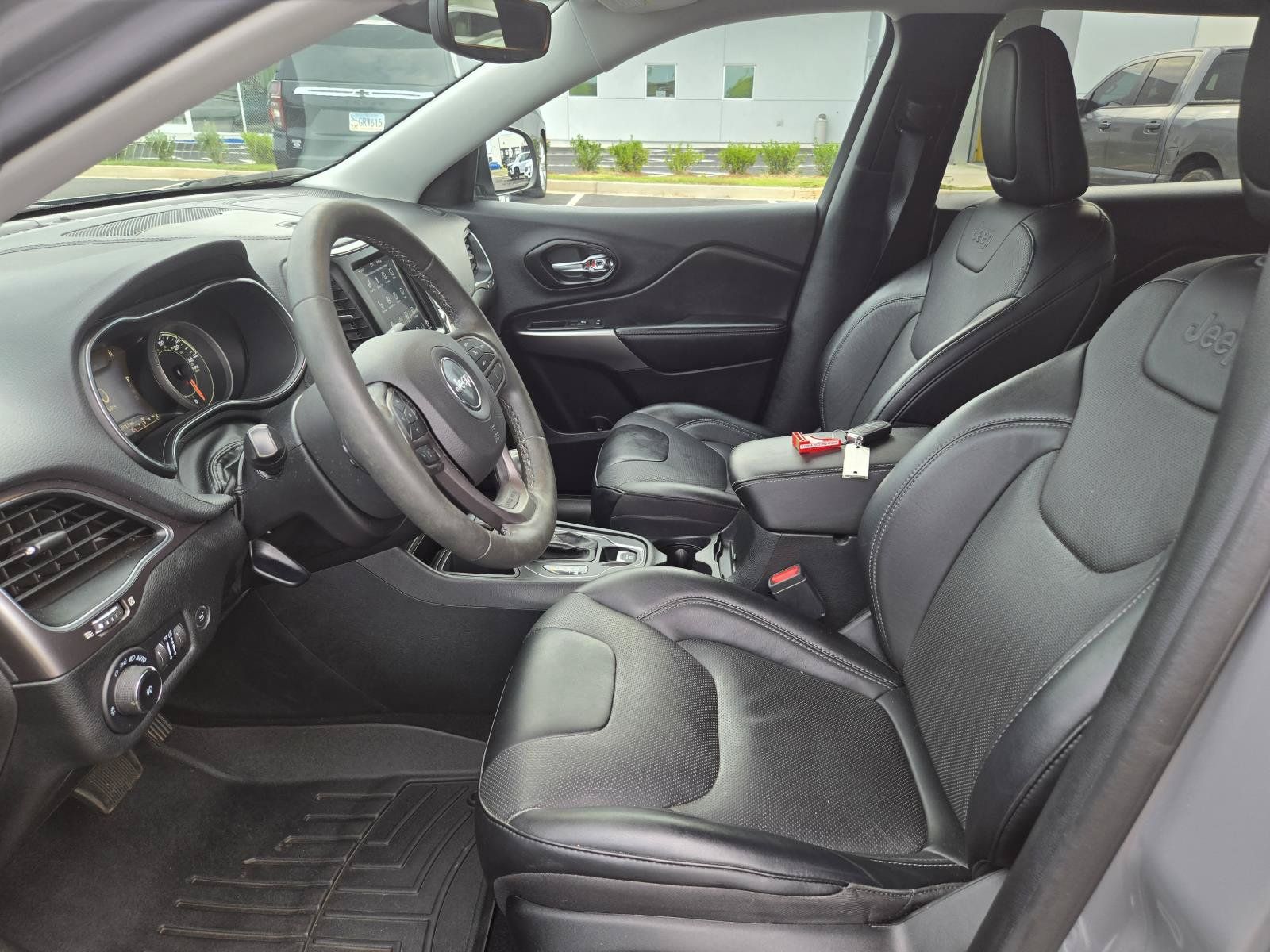 Used 2022 Jeep Cherokee Latitude Lux FWD image 18
