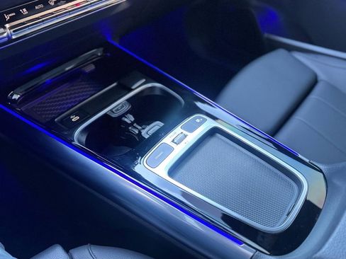 Used 2025 Mercedes-Benz GLA 250 4MATIC w/ Exclusive Package image 18