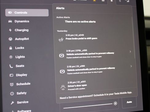 Used 2023 Tesla Model Y Performance image 19