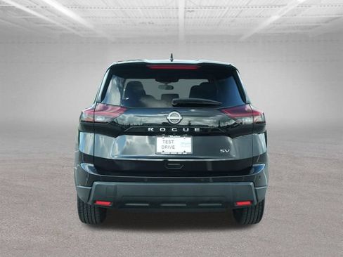 Used 2024 Nissan Rogue SV FWD image 8
