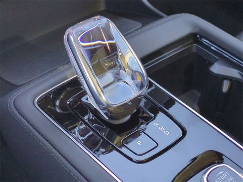 New 2026 Volvo XC90 B6 Plus w/ Protection Package Premier image 31