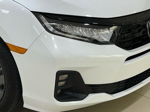 Certified 2025 Honda Odyssey Touring image 2