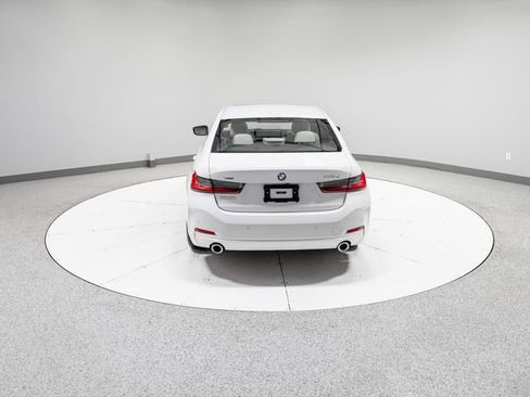 Used 2025 BMW 330i xDrive Sedan w/ Premium Package image 34