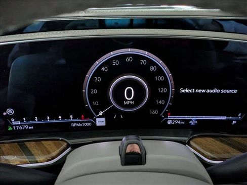 Used 2023 Cadillac Escalade ESV Premium Luxury Platinum image 11