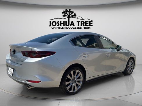 Used 2020 MAZDA MAZDA3 Sedan w/ Select Package FWD image 7