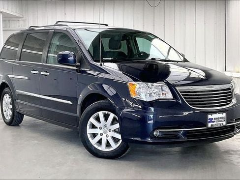 Used 2016 Chrysler Town & Country Touring w/ Driver Convenience Group FWD image 1