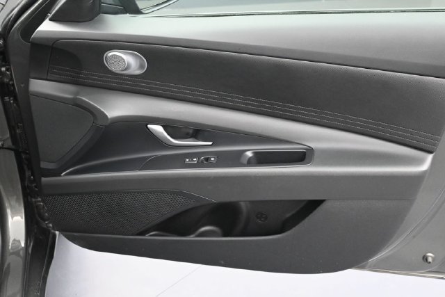 Used 2026 Hyundai Elantra Hybrid FWD image 33