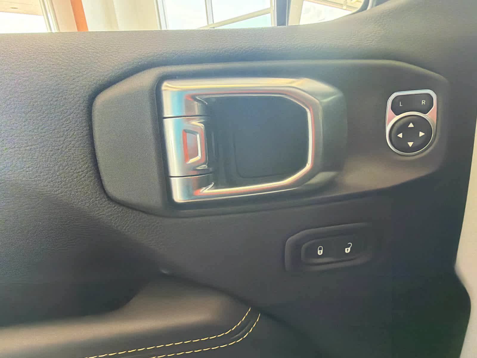 New 2026 Jeep Wrangler Unlimited Sahara AWD/4WD image 19