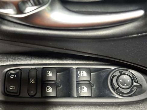 Used 2018 Jeep Compass Latitude w/ Popular Equipment Group image 18