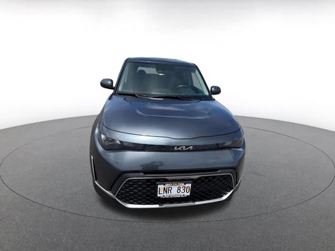 Used 2025 Kia Soul LX w/ LX Technology Package FWD image 4