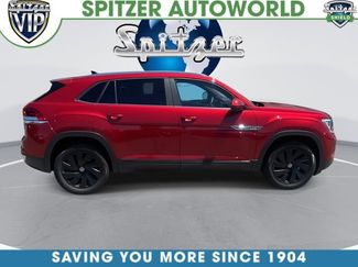 Used 2024 Volkswagen Atlas Cross Sport SE w/ Panoramic Sunroof Package AWD/4WD video 2
