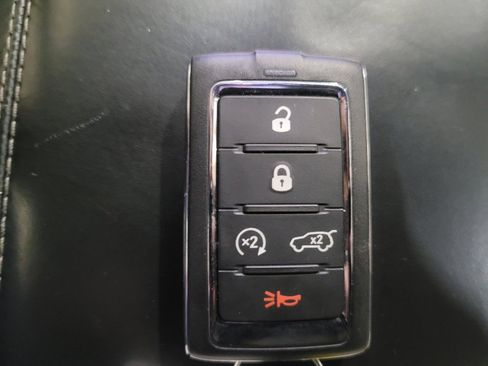 Used 2022 Jeep Grand Cherokee Overland AWD/4WD image 32