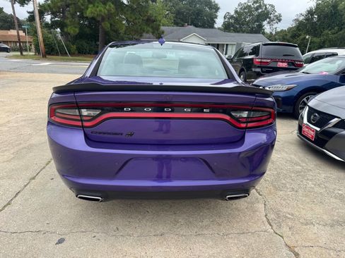 Used 2019 Dodge Charger SXT w/ Blacktop Package image 6