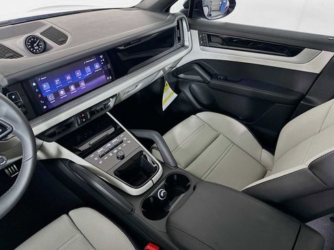 New 2026 Porsche Cayenne S image 24