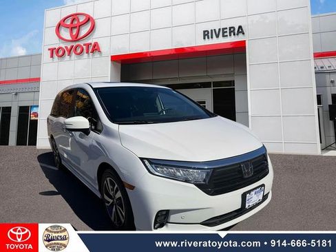 Used 2023 Honda Odyssey Touring image 2