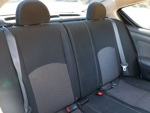 Used 2014 Nissan Versa SV image 14