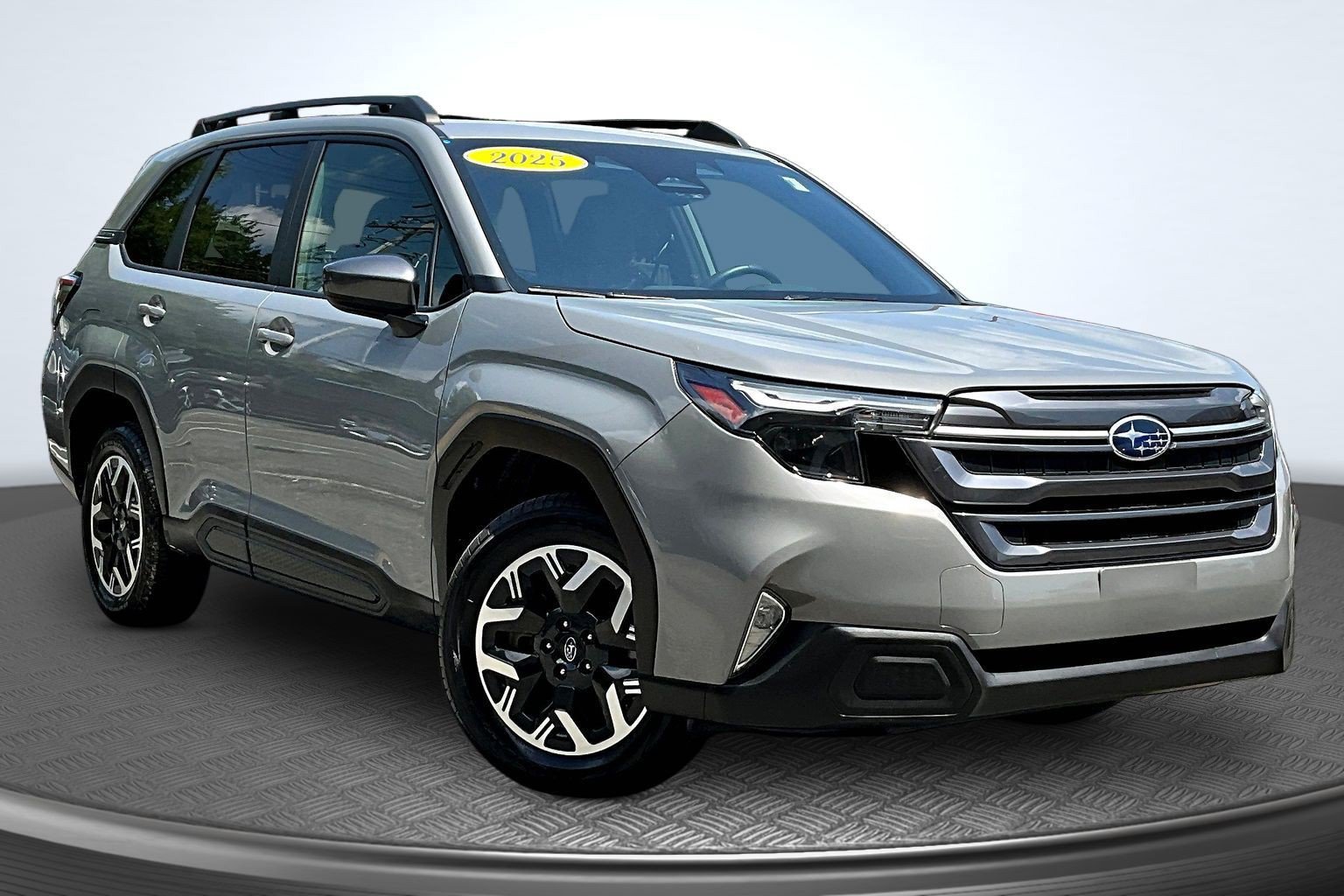 Used 2025 Subaru Forester Premium AWD/4WD image 3