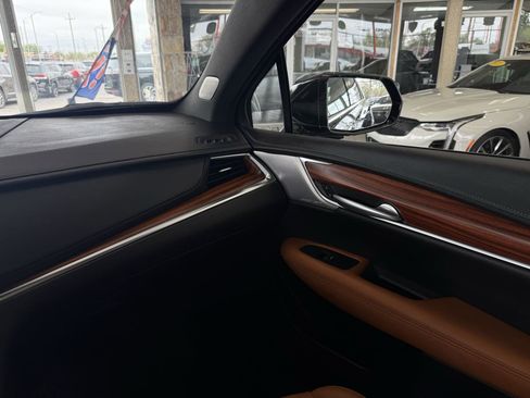 Used 2025 Cadillac XT5 Premium Luxury w/ LPO, Floor Liner Package AWD/4WD image 39
