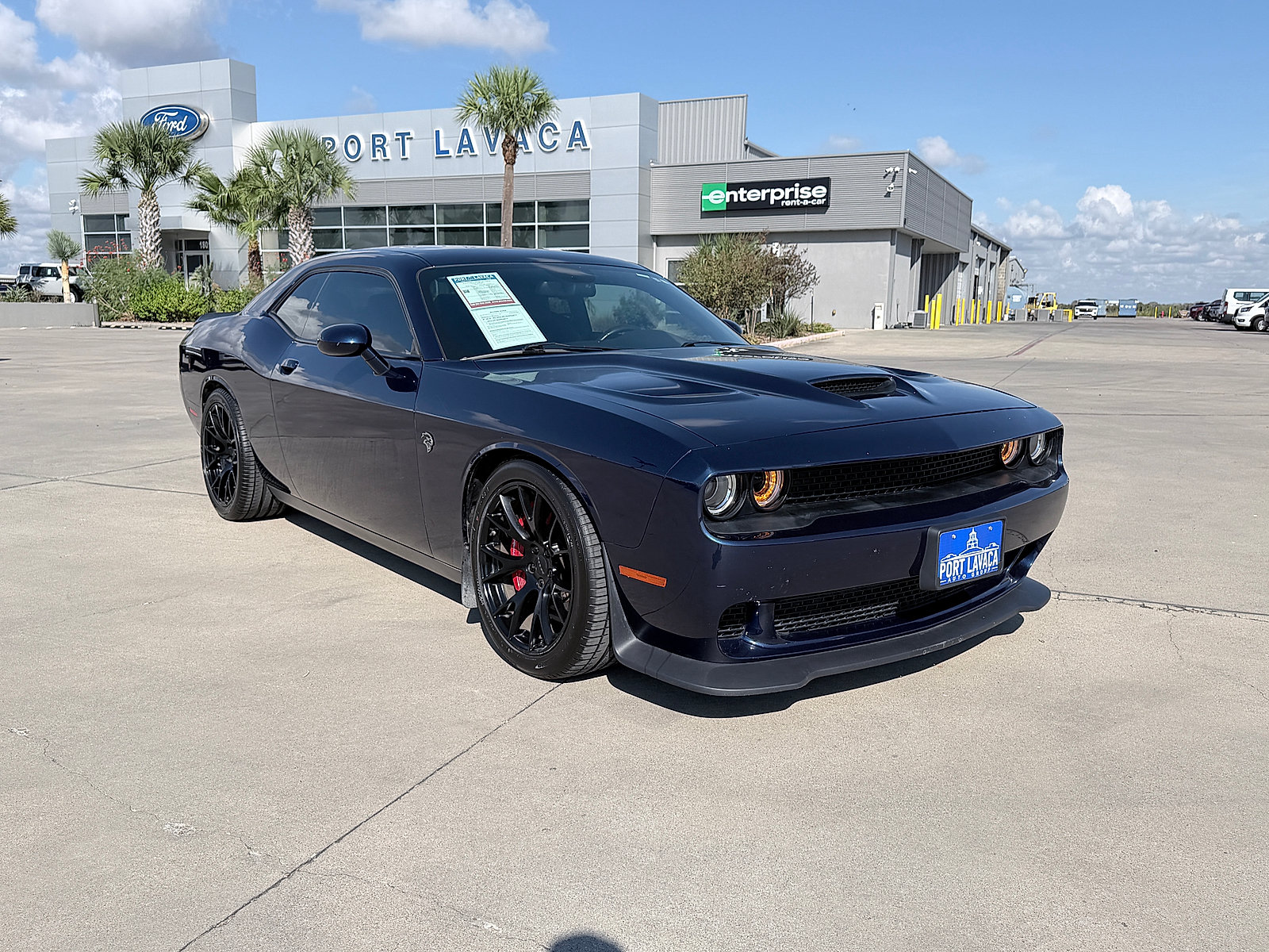 Used 2016 Dodge Challenger SRT Hellcat RWD image 1