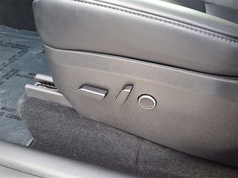 Used 2023 Tesla Model Y Long Range image 19