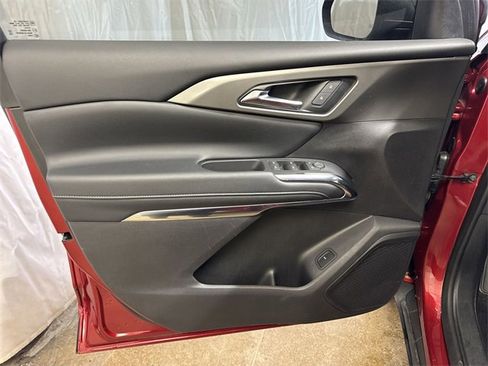 Used 2024 Chevrolet Traverse LT w/ Trailering Package image 24