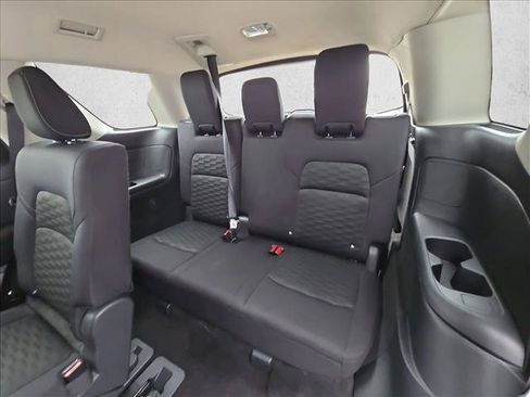 Used 2025 Nissan Pathfinder SV AWD/4WD image 18