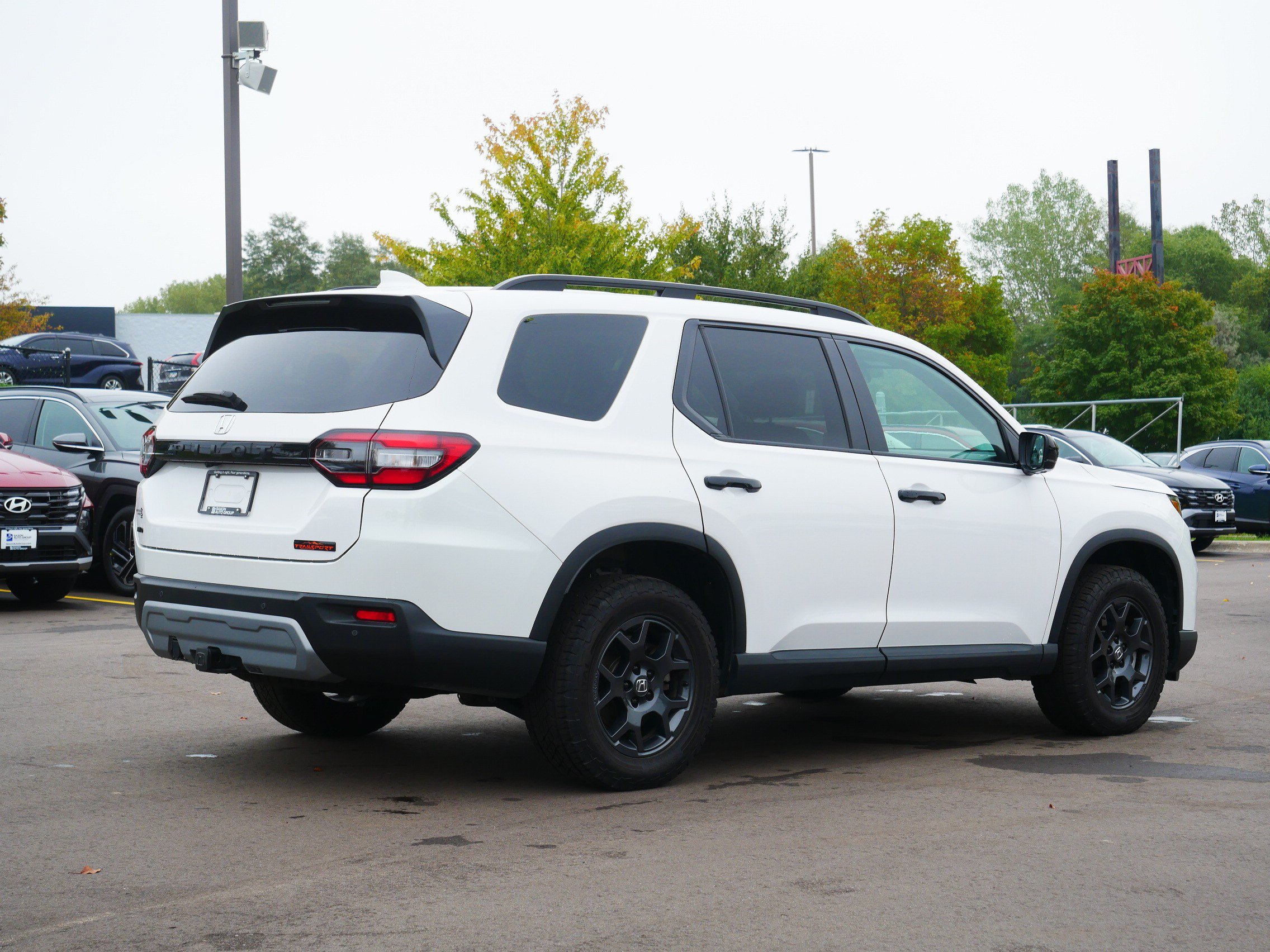 Used 2025 Honda Pilot TrailSport image 6