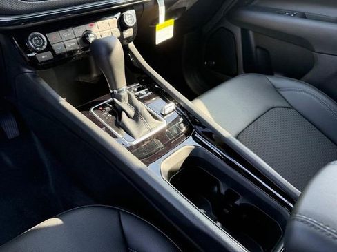 New 2025 Jeep Compass Latitude w/ Sun & Sound Group image 24