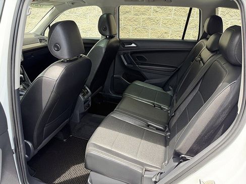 Used 2020 Volkswagen Tiguan SE w/ Panoramic Sunroof Package AWD/4WD image 19