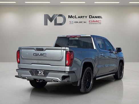 Used 2025 GMC Sierra 1500 Denali Ultimate AWD/4WD image 5