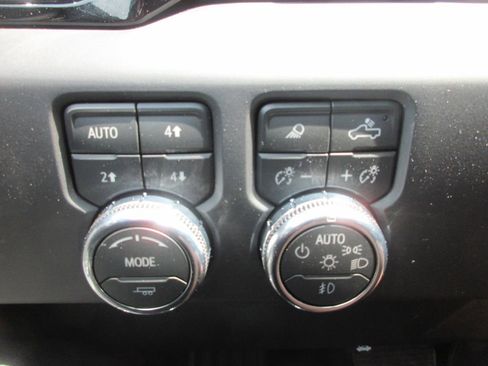 New 2026 GMC Sierra 2500 AT4 w/ AT4 Premium Plus Package AWD/4WD image 18