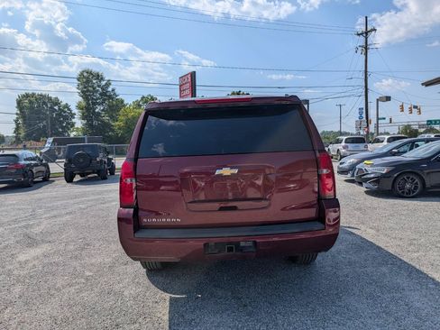 Used 2018 Chevrolet Suburban LS w/ Enhanced Driver Alert Package RWD image 8