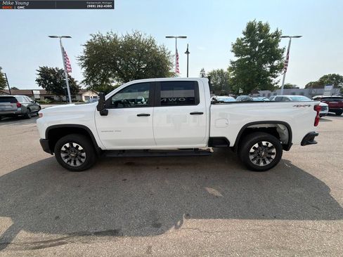 Used 2021 Chevrolet Silverado 2500 Custom w/ Custom Value Package AWD/4WD image 9