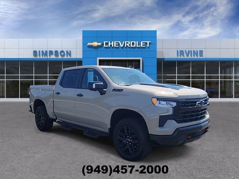 Used 2023 Chevrolet Silverado 1500 LT Trail Boss w/ LT Trail Boss Premium Package AWD/4WD image 2