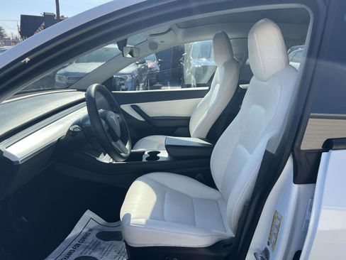Used 2022 Tesla Model Y Performance AWD/4WD image 12
