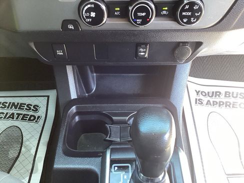 Used 2016 Toyota Tacoma SR5 image 18