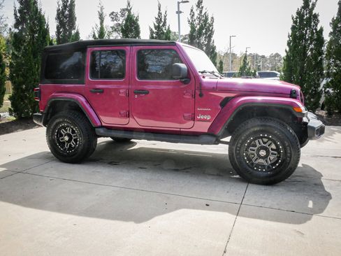 Used 2021 Jeep Wrangler Unlimited Sahara w/ LED Lighting Group image 11