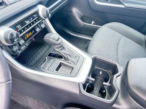 Used 2025 Toyota RAV4 XLE image 41