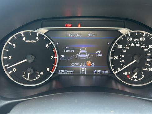 Used 2025 Nissan Altima 2.5 SR w/ SR Premium Package FWD image 25