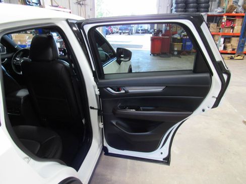 Used 2019 MAZDA CX-5 Signature AWD/4WD image 25