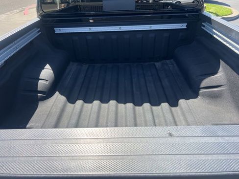Used 2024 Nissan Frontier SV w/ SV Convenience Package RWD image 47