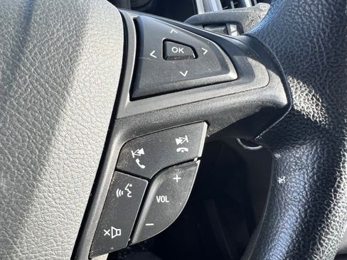 Used 2018 Ford Edge SE image 22